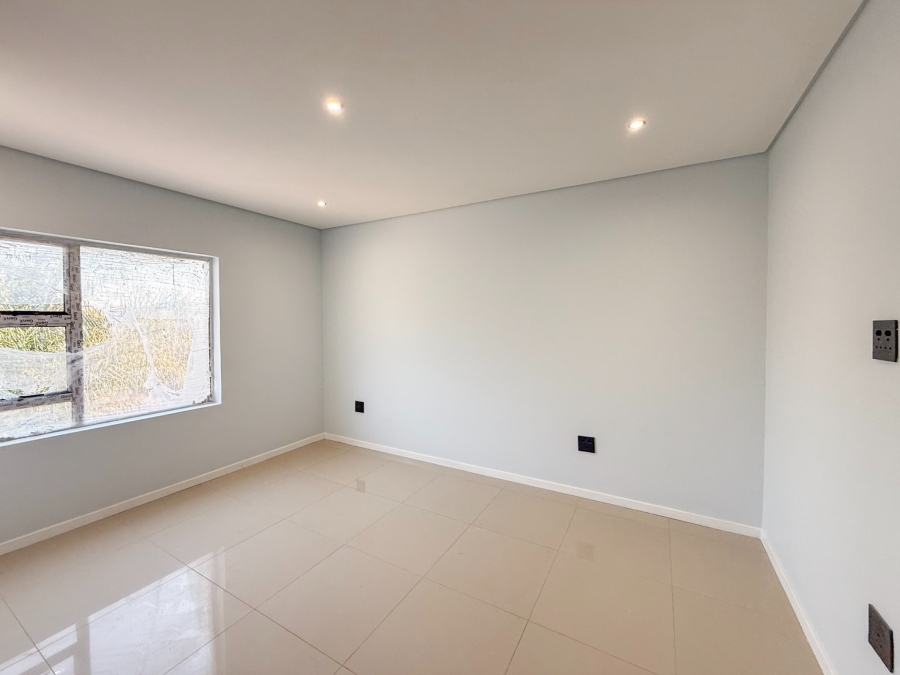 5 Bedroom Property for Sale in Melodie North West
